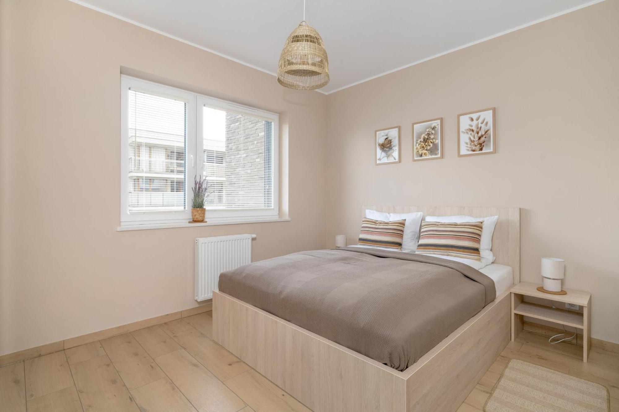 Cosy And Bright Apartment With Parking In Poznan By Noclegi Renters ภายนอก รูปภาพ