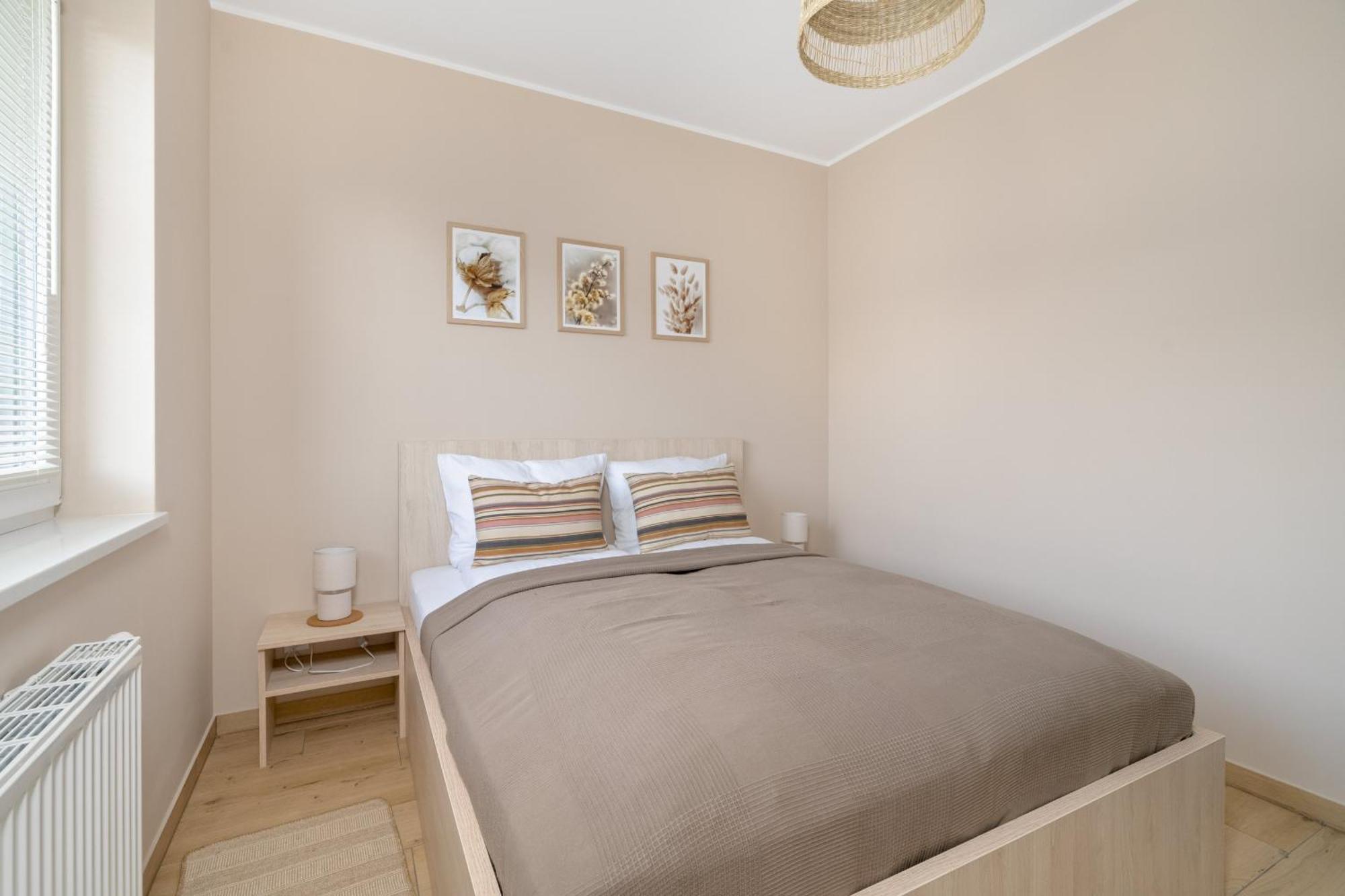 Cosy And Bright Apartment With Parking In Poznan By Noclegi Renters ภายนอก รูปภาพ