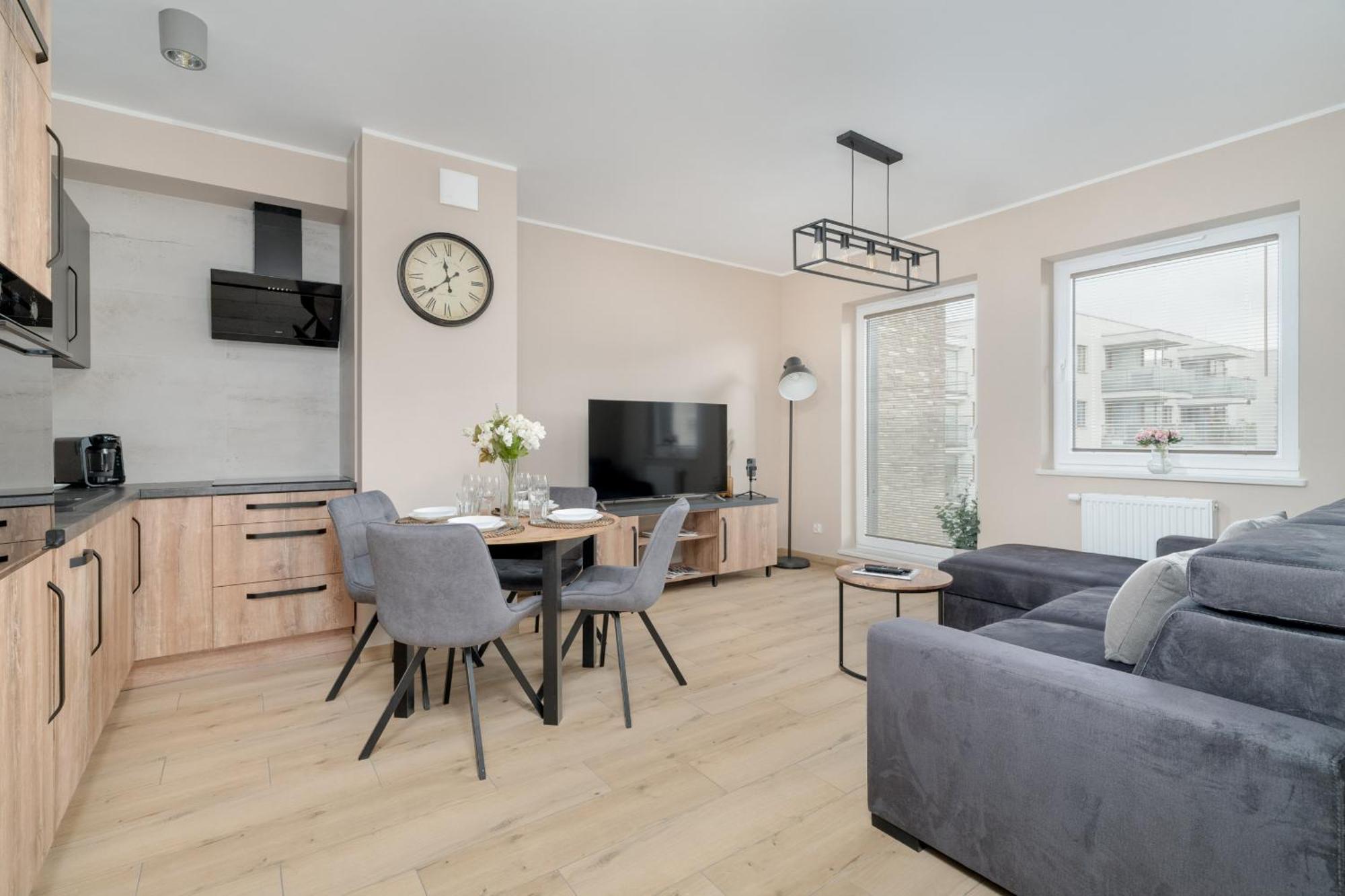 Cosy And Bright Apartment With Parking In Poznan By Noclegi Renters ภายนอก รูปภาพ